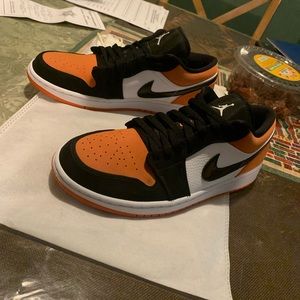 Jordan 1s Low Shatter Board